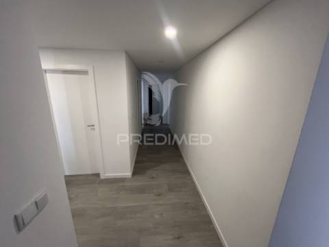 Apartamento t4 em samora corrreia
