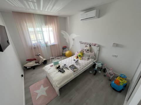 Apartamento t4 em samora corrreia
