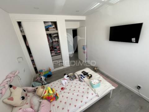 Apartamento t4 em samora corrreia
