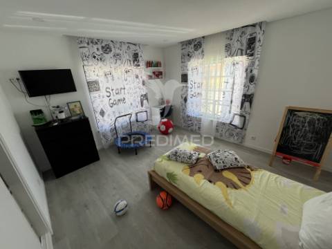 Apartamento t4 em samora corrreia