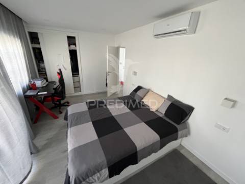 Apartamento t4 em samora corrreia