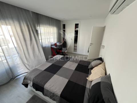 Apartamento t4 em samora corrreia