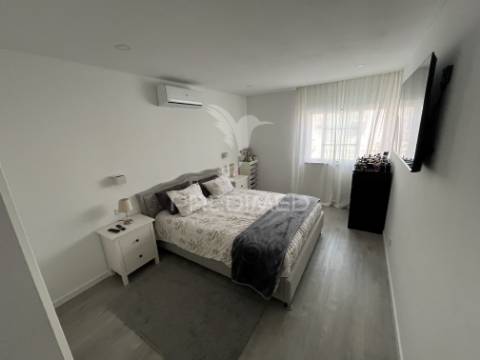 Apartamento t4 em samora corrreia