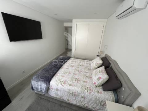 Apartamento t4 em samora corrreia
