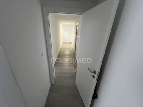 Apartamento t4 em samora corrreia