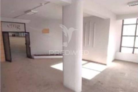 Instalação industrial de grande dimensão na zona industrial de torres novas - 12.056 m²