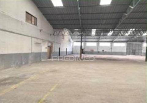 Instalação industrial de grande dimensão na zona industrial de torres novas - 12.056 m²