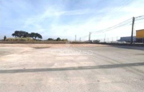 Instalação industrial de grande dimensão na zona industrial de torres novas - 12.056 m²