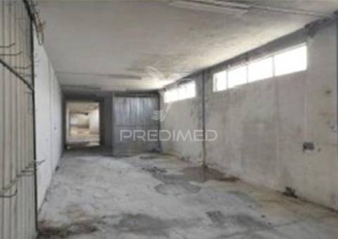 Instalação industrial de grande dimensão na zona industrial de torres novas - 12.056 m²