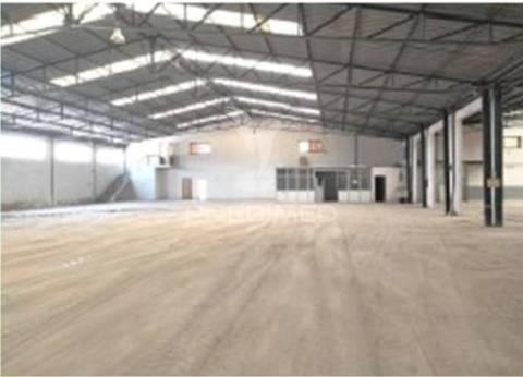 Instalação industrial de grande dimensão na zona industrial de torres novas - 12.056 m²