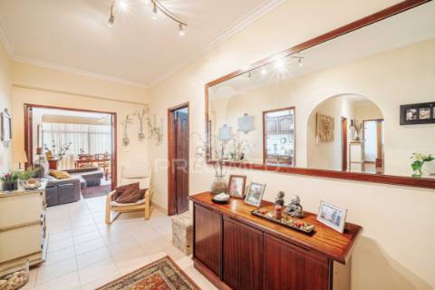 Apartamento t3 em massamá – luminosidade, conforto e localização privilegiada