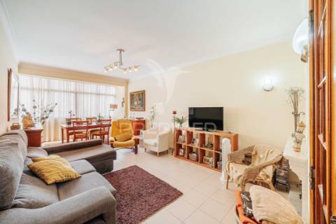 Apartamento t3 em massamá – luminosidade, conforto e localização privilegiada