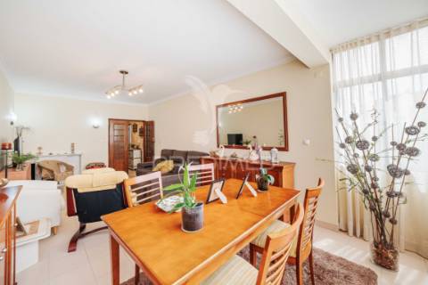 Apartamento t3 em massamá – luminosidade, conforto e localização privilegiada