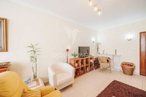 Apartamento t3 em massamá – luminosidade, conforto e localização privilegiada