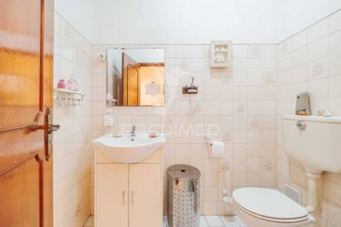 Apartamento t3 em massamá – luminosidade, conforto e localização privilegiada