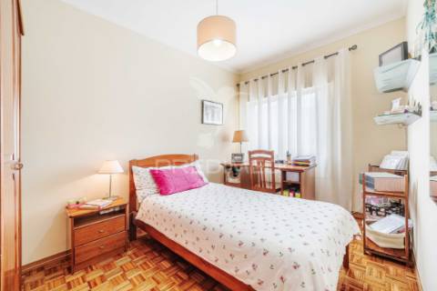 Apartamento t3 em massamá – luminosidade, conforto e localização privilegiada
