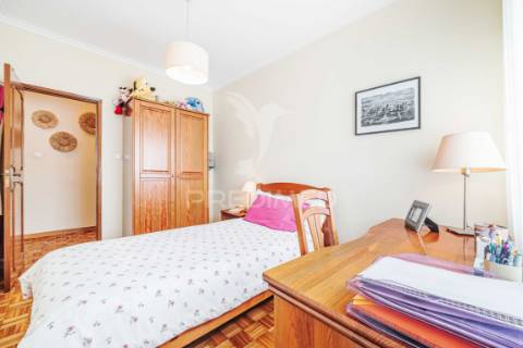 Apartamento t3 em massamá – luminosidade, conforto e localização privilegiada