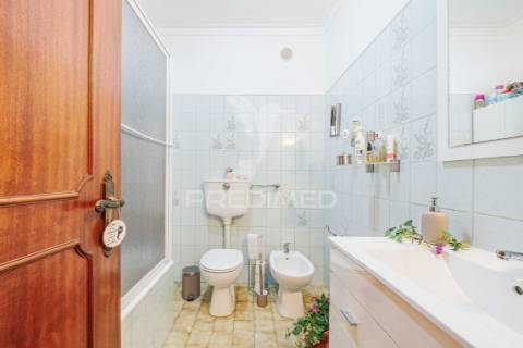 Apartamento t3 em massamá – luminosidade, conforto e localização privilegiada