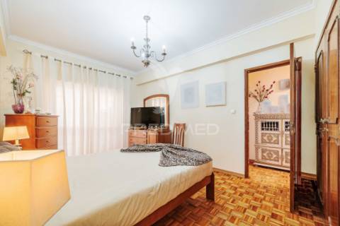 Apartamento t3 em massamá – luminosidade, conforto e localização privilegiada