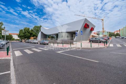 Apartamento t3 em massamá – luminosidade, conforto e localização privilegiada