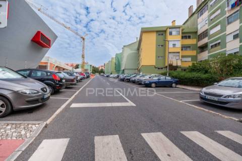 Apartamento t3 em massamá – luminosidade, conforto e localização privilegiada