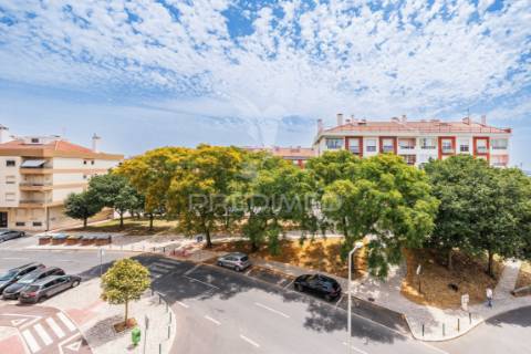 Apartamento t3 em massamá – luminosidade, conforto e localização privilegiada