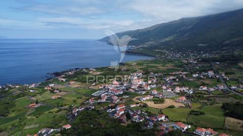Ruína com vista deslumbrante sobre o atlântico – prainha, são roque do pico