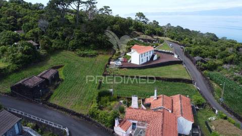 Ruína com vista deslumbrante sobre o atlântico – prainha, são roque do pico