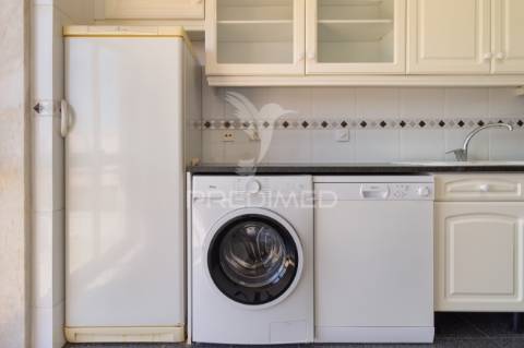 Apartamento t3 duplex para arrendamento na charneca da caparica