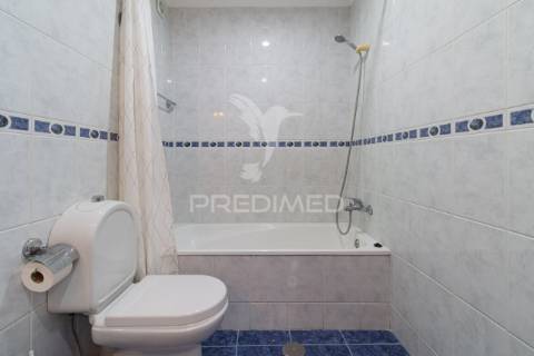 Apartamento t3 duplex para arrendamento na charneca da caparica