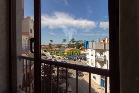 Apartamento t3 duplex para arrendamento na charneca da caparica