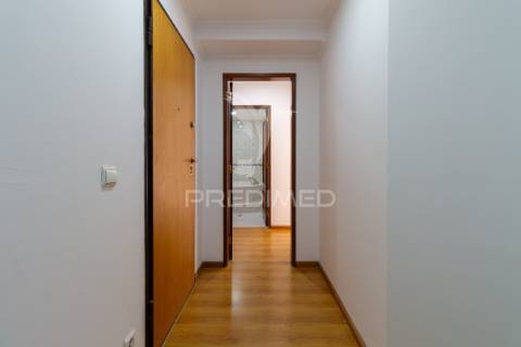 Apartamento t3 duplex para arrendamento na charneca da caparica