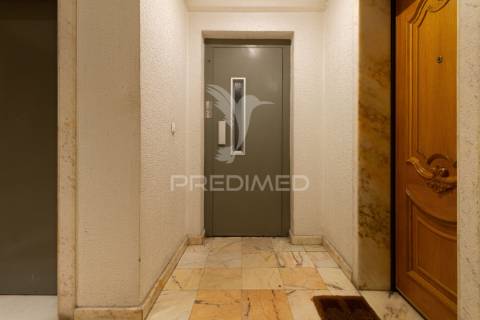 Apartamento t3 duplex para arrendamento na charneca da caparica