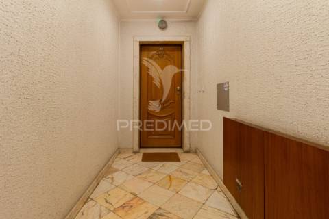 Apartamento t3 duplex para arrendamento na charneca da caparica