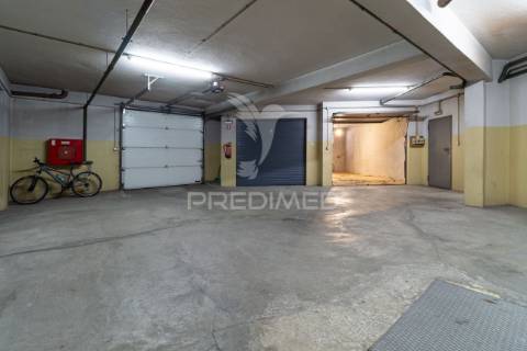 Apartamento t3 duplex para arrendamento na charneca da caparica