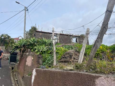 Vendo motradia para recuperar no estreito da calheta