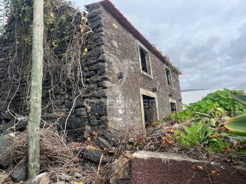 Vendo motradia para recuperar no estreito da calheta