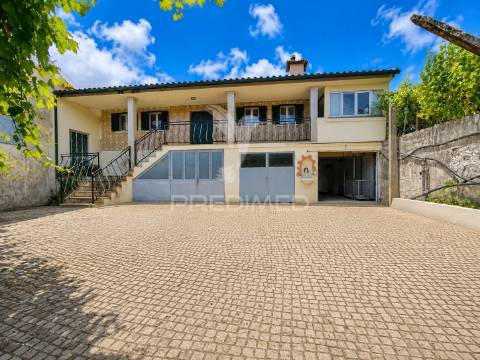 Moradia t5+1 em codeceda, vila verde (braga)