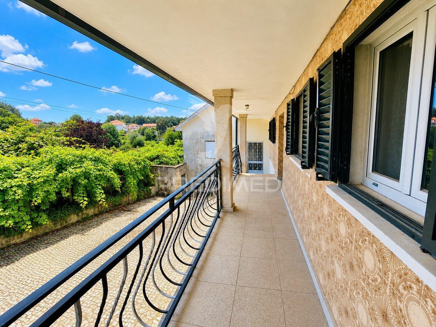 Moradia t5+1 em codeceda, vila verde (braga)