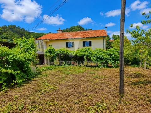 Moradia t5+1 em codeceda, vila verde (braga)