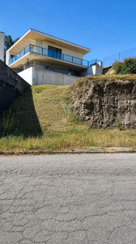 Terreno com 366 m² | excelente exposição solar | vistas panorâmicas
