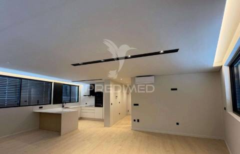 Vende-se t2 novo com terraço 150 m2gondomar s.cosme