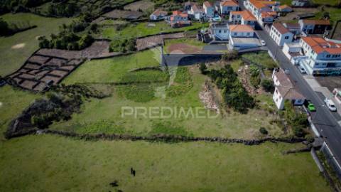 Terreno para venda no centro de são mateus — ilha do pico