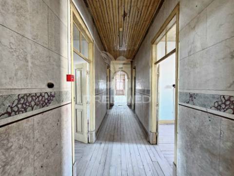 Edifício para reabilitação com projeto desenvolvido no centro de castro verde