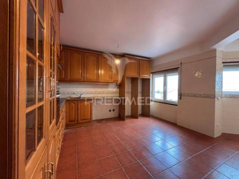 Apartamento t3 central para arrendamento
