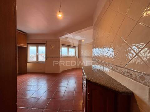 Apartamento t3 central para arrendamento