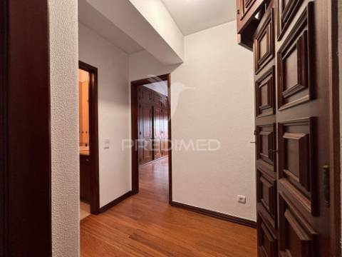 Apartamento t3 central para arrendamento