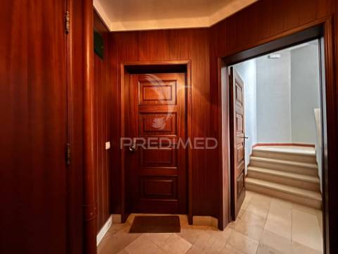 Apartamento t3 central para arrendamento