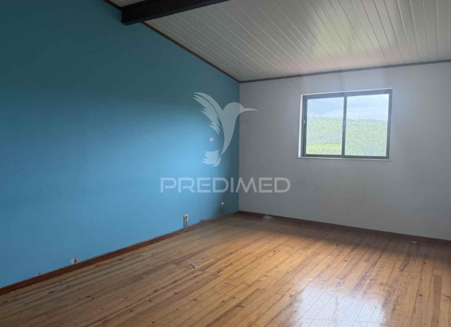 Moradia isolada , 4 quartos, 392 m2 em monsarros anadia