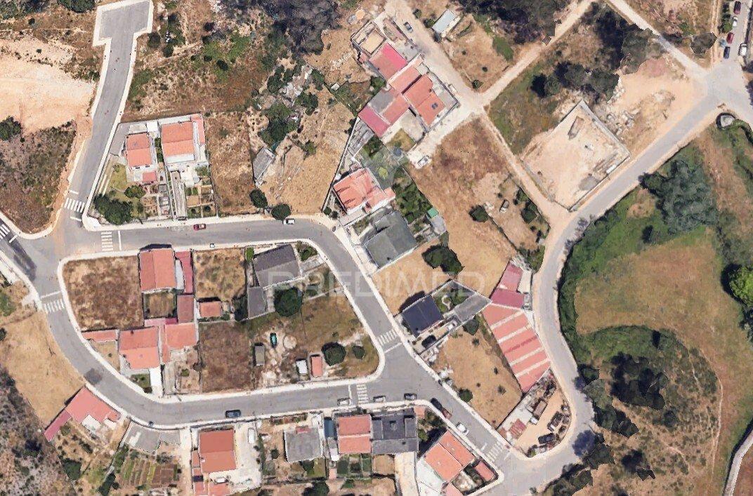 Terreno urbano para construção com 345 m²